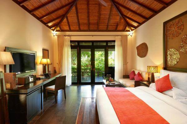 Premier Deluxe King Villa Garden View