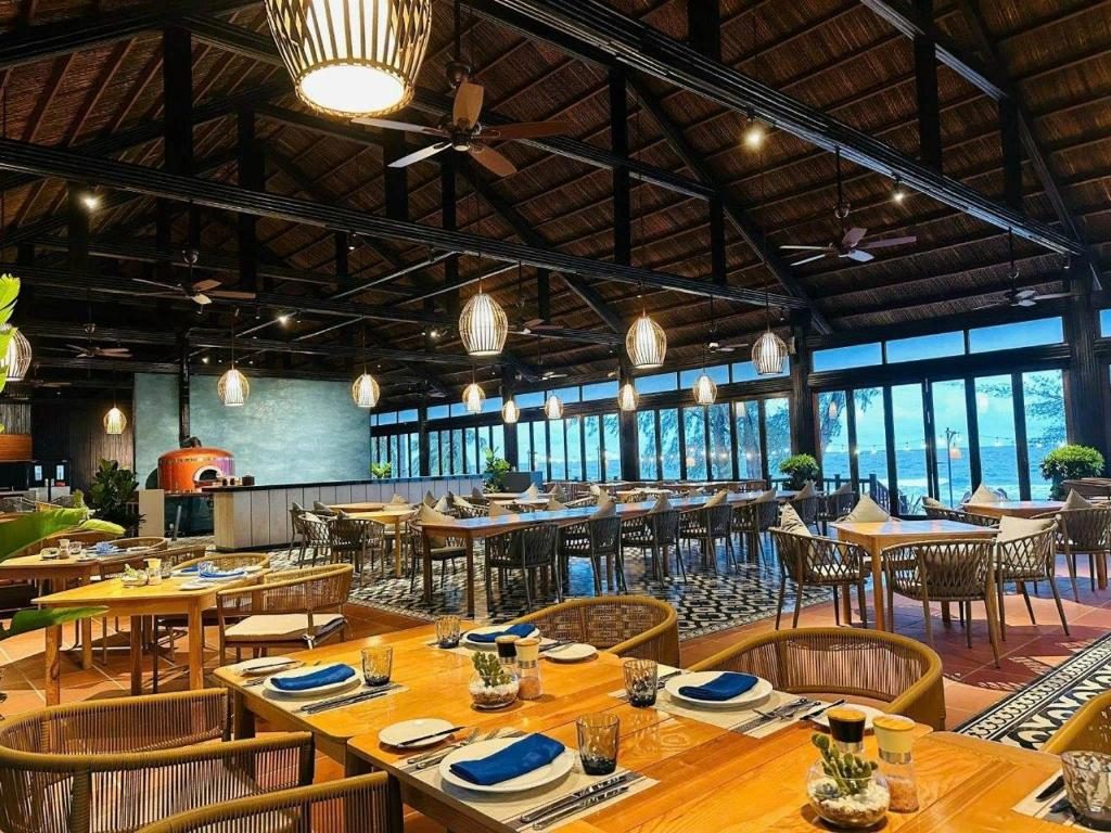 Combo 2N1Đ phòng Vinpearl Resort & Spa Phú Quốc + Vé vui chơi