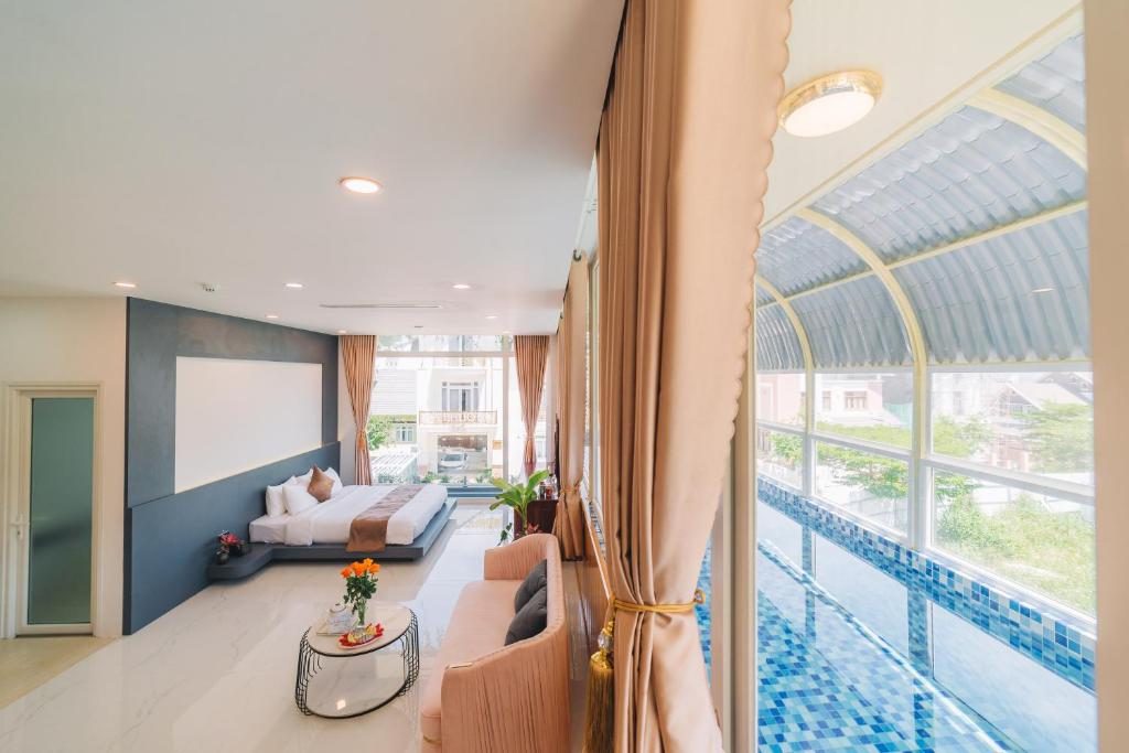 Quy Tai Premium Hotel