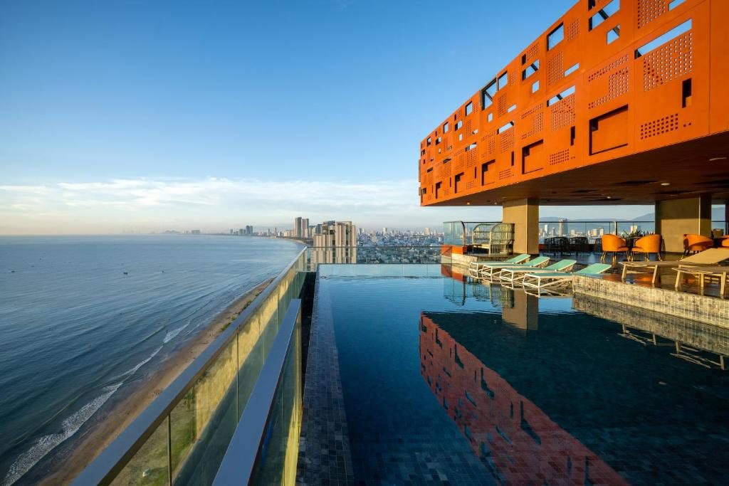The Code Hotel & Spa Da Nang – Complimentary Daily Afternoon Tea in Sky Bar