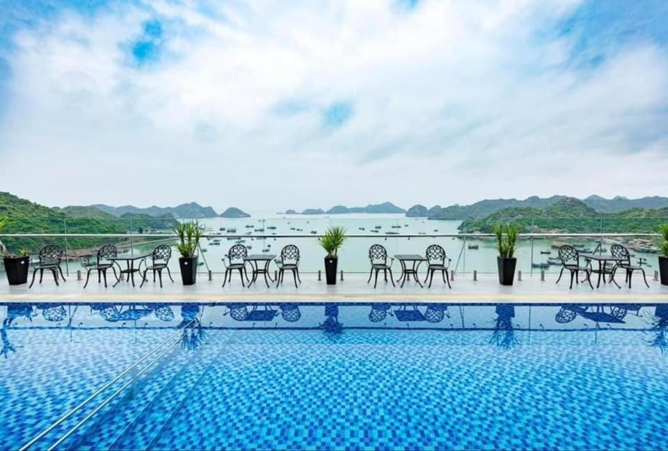 Cat Ba Paradise Hotel – Sky Bar & Massage