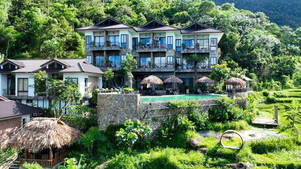 Central Hills Pu Luong Resort